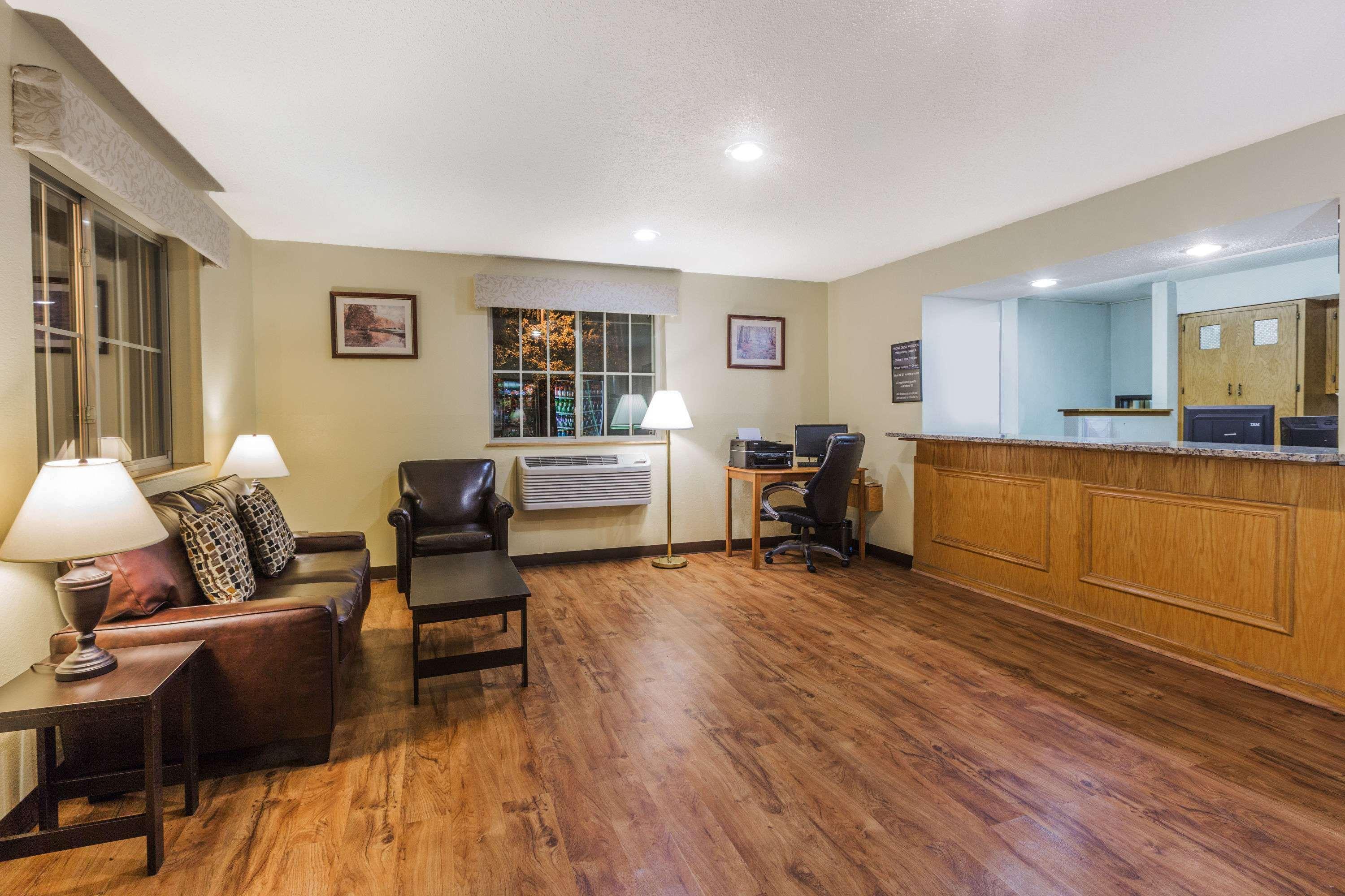 Отель Super 8 By Wyndham East Stroudsburg - Poconos Экстерьер фото