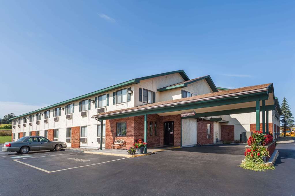 Отель Super 8 By Wyndham East Stroudsburg - Poconos Экстерьер фото